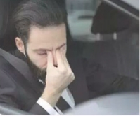 ダッシュボード 反射 原因となる可能性があります めまい