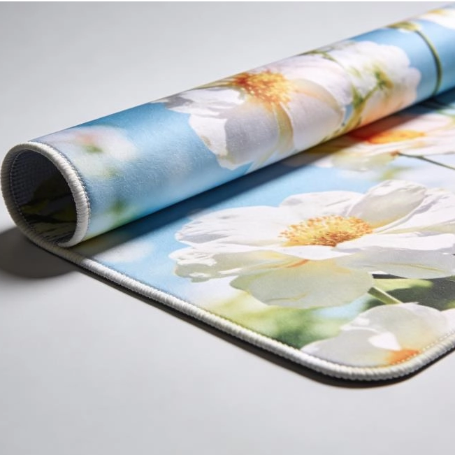 プリントフロアマット: 足元に敷かれる視覚的な物語と文化的表現