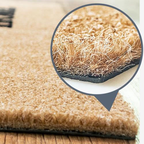 模造ココヤシのドアマットの表面の接写