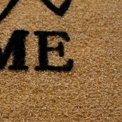 模造ココヤシのドアマットの表面の拡大図 (2)